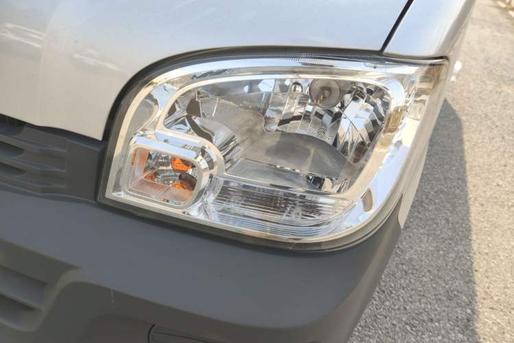 Used Wuling Zhiguang Small Truck 2023 1.5L Double-Cab LAR Left Front Headlight