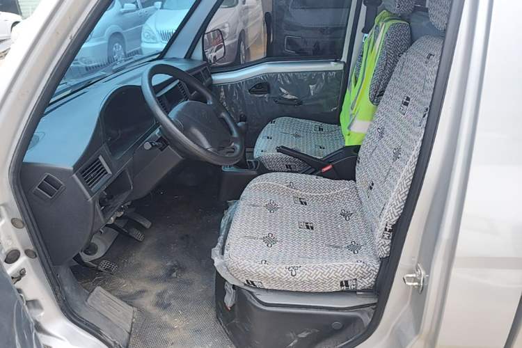 Used Wuling Zhiguang Small Truck 2023 1.5L Single-Row LAR Left Front Seat