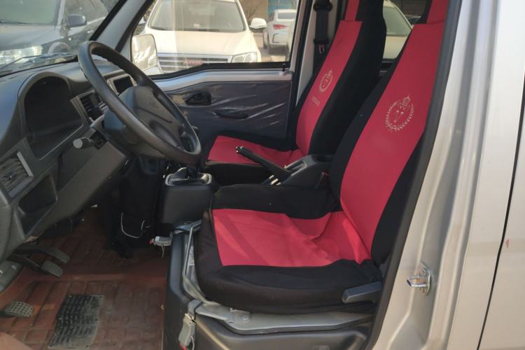 Used Wuling Zhiguang Small Truck 2023 1.5L Double-Cab LAR Left Front Seat