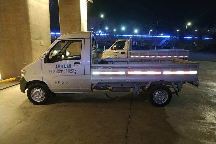 Used Wuling Zhiguang Small Truck 2023 1.5L Single-Row LAR Left Side