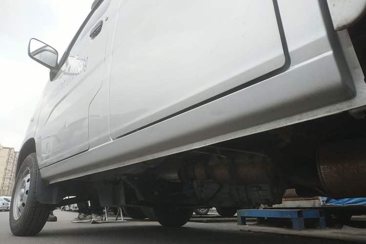 Used Wuling Zhiguang Small Truck 2023 1.5L Double-Cab LAR Left Side Sill