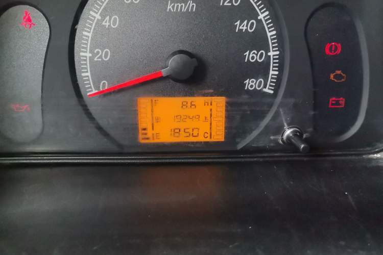 Used Wuling Zhiguang Small Truck 2023 1.5L Double-Cab LAR Odometer Close Up