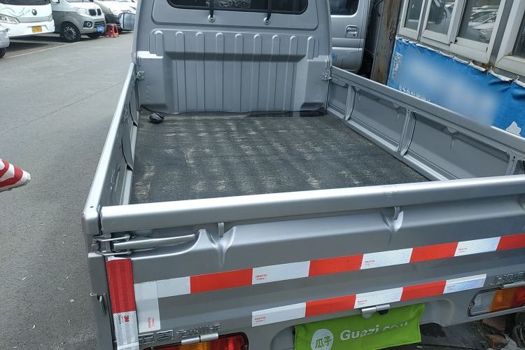 Used Wuling Zhiguang Small Truck 2023 1.5L Double-Cab LAR Trunk