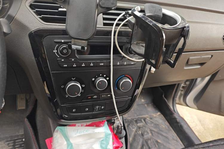 Used Wuling Zhiguang V 2017 1.2L Standard Version I LMH Audio And AC Panel