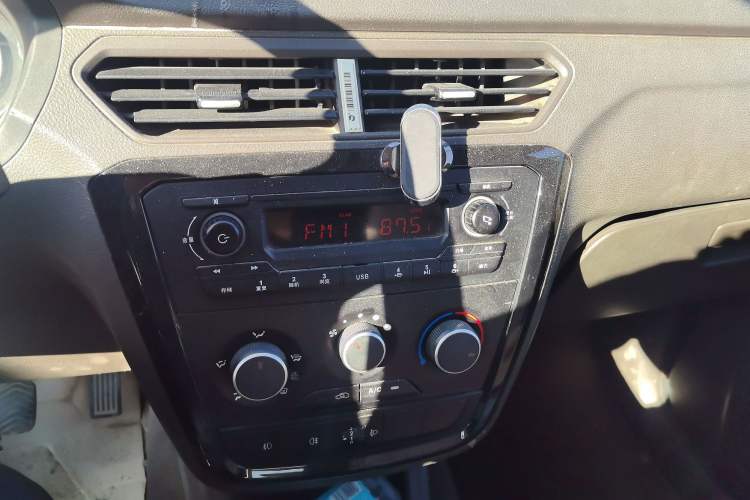 Used Wuling Zhiguang V 2017 1.2L Standard Version I LMH Audio And AC Panel