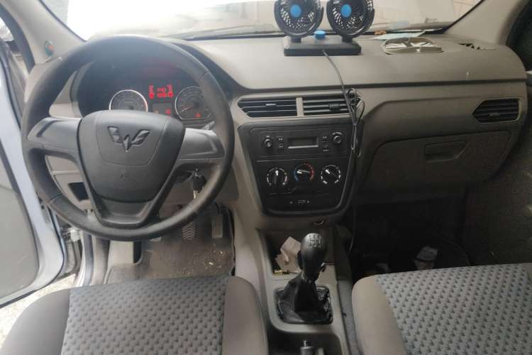 Used Wuling Zhiguang V 2017 1.2L Base Version LMH Center Console