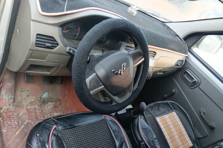 Used Wuling Zhiguang V 2017 1.2L Base Version LMH Center Console