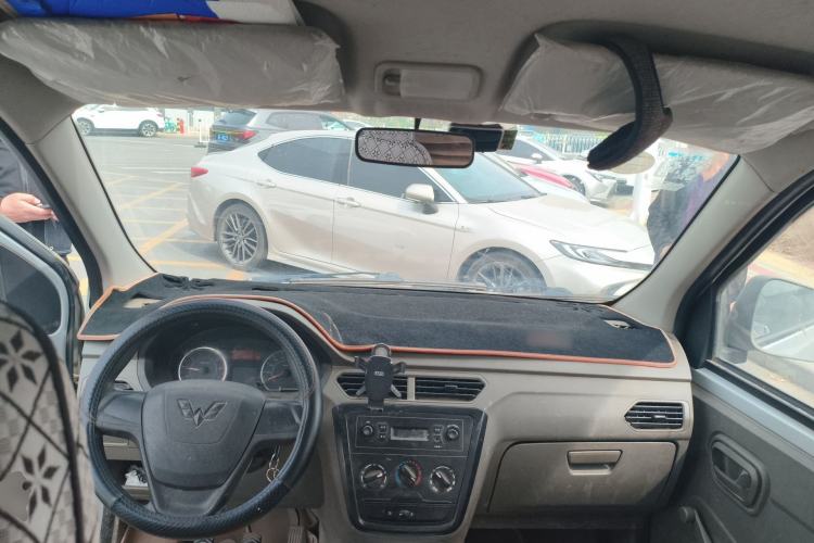 Used Wuling Zhiguang V 2017 1.2L Base Version LMH Center Console