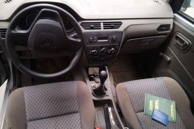 Used Wuling Zhiguang V 2017 1.2L Base Version LMH Center Console