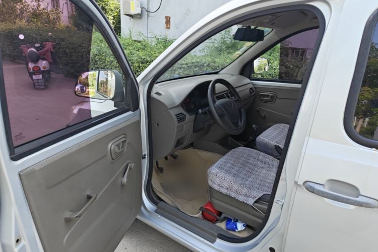 Used Wuling Zhiguang V 2017 1.2L Base Version LMH Driver Seat