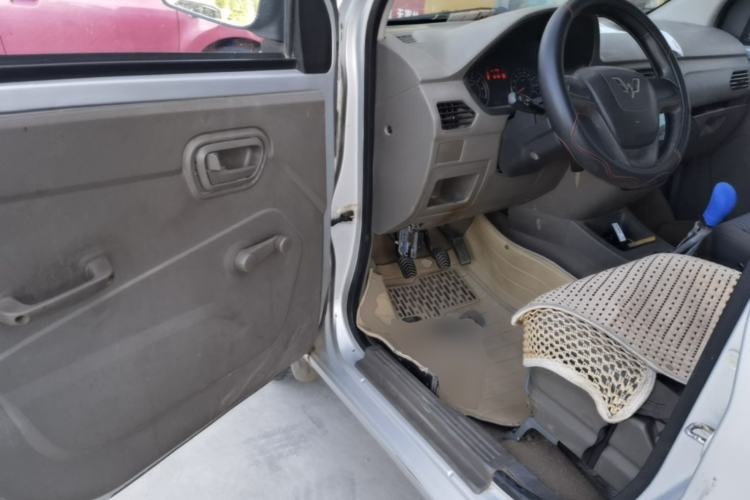 Used Wuling Zhiguang V 2017 1.2L Base Version LMH Driver Seat