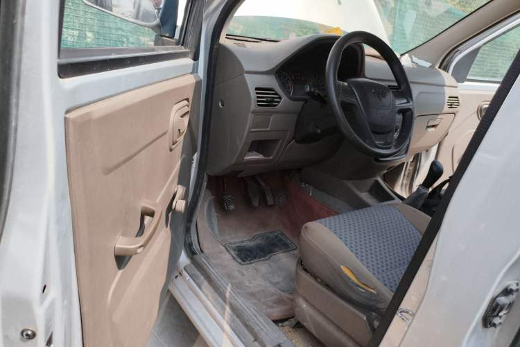 Used Wuling Zhiguang V 2017 1.2L Base Version LMH Driver Seat