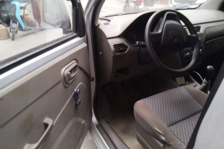 Used Wuling Zhiguang V 2017 1.2L Base Version LMH Driver Seat