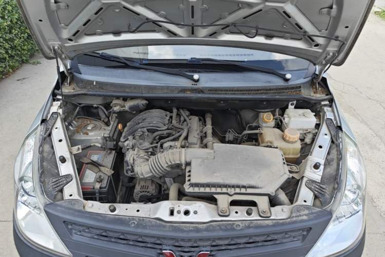 Used Wuling Zhiguang V 2017 1.2L Base Version LMH Engine Bay