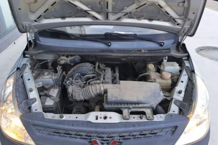 Used Wuling Zhiguang V 2017 1.2L Base Version LMH Engine Bay