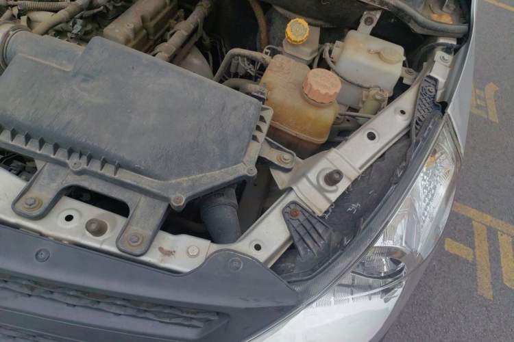 Used Wuling Zhiguang V 2017 1.2L Base Version LMH Engine Bay Left