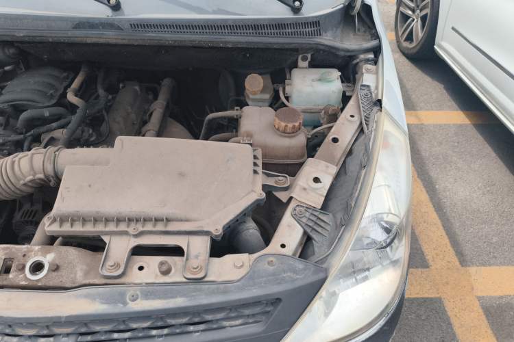 Used Wuling Zhiguang V 2017 1.2L Base Version LMH Engine Bay Left