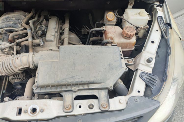 Used Wuling Zhiguang V 2017 1.2L Base Version LMH Engine Bay Left