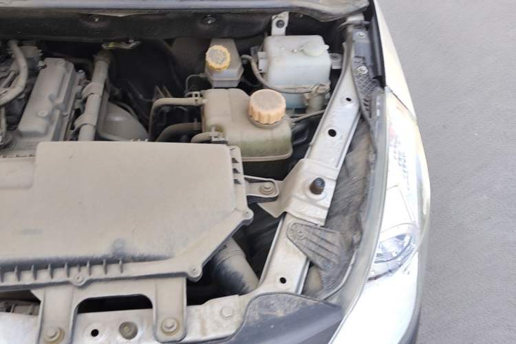 Used Wuling Zhiguang V 2017 1.2L Base Version LMH Engine Bay Left