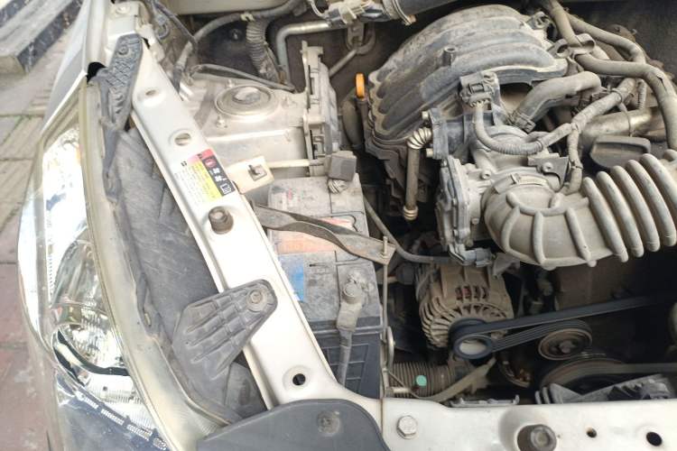 Used Wuling Zhiguang V 2017 1.2L Base Version LMH Engine Bay Right
