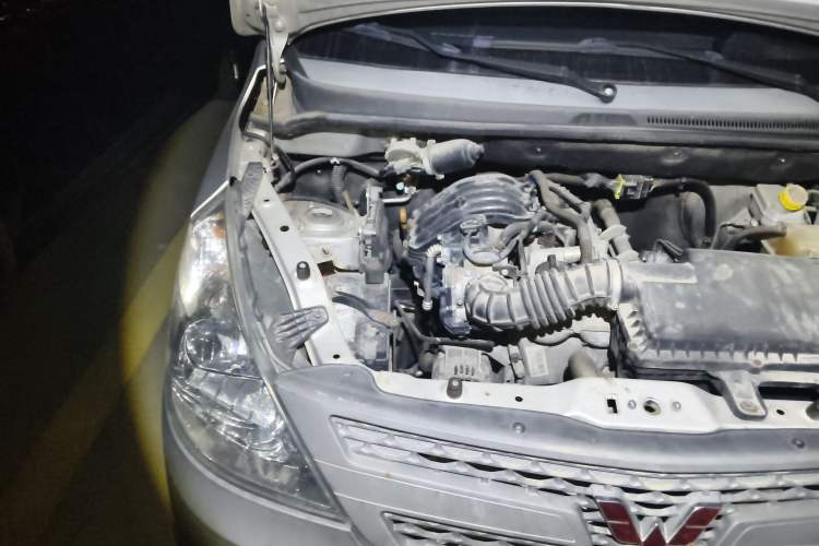 Used Wuling Zhiguang V 2017 1.2L Base Version LMH Engine Bay Right
