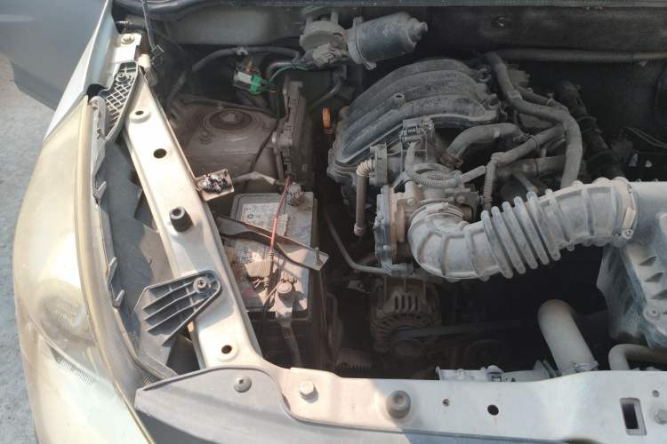 Used Wuling Zhiguang V 2017 1.2L Base Version LMH Engine Bay Right