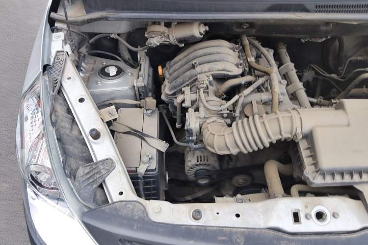 Used Wuling Zhiguang V 2017 1.2L Base Version LMH Engine Bay Right