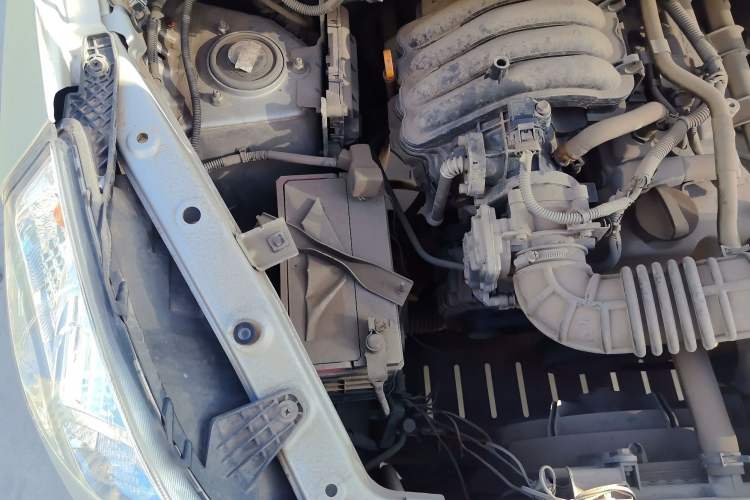 Used Wuling Zhiguang V 2017 1.2L Standard Version I LMH Engine Bay Right
