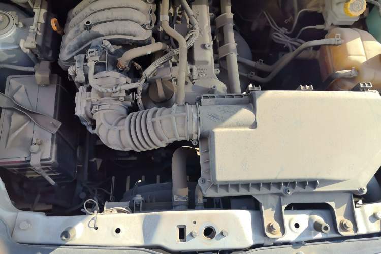 Used Wuling Zhiguang V 2017 1.2L Standard Version I LMH Engine Bay