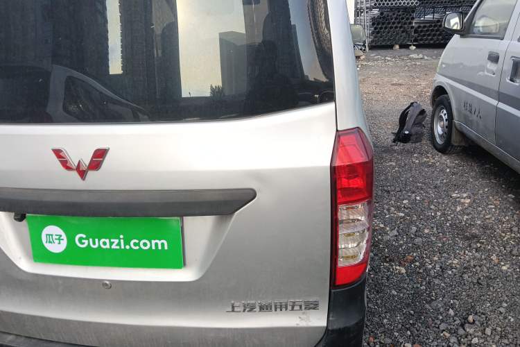 Used Wuling Zhiguang V 2017 1.2L Base Version LMH Exterior 2