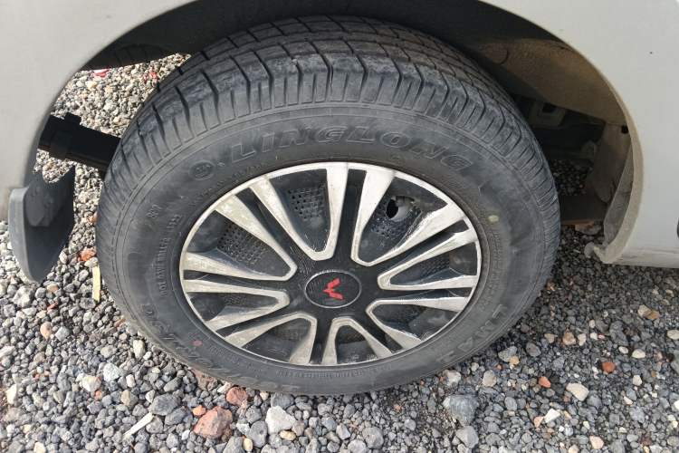 Used Wuling Zhiguang V 2017 1.2L Base Version LMH Exterior 4