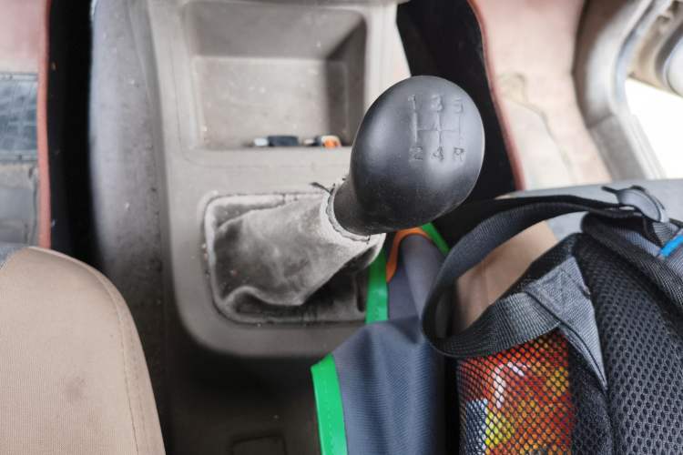 Used Wuling Zhiguang V 2017 1.2L Base Version LMH Gear Lever