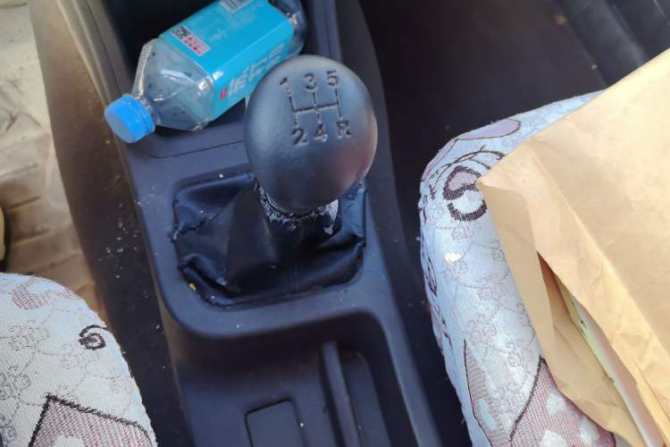 Used Wuling Zhiguang V 2017 1.2L Standard Version I LMH Gear Lever