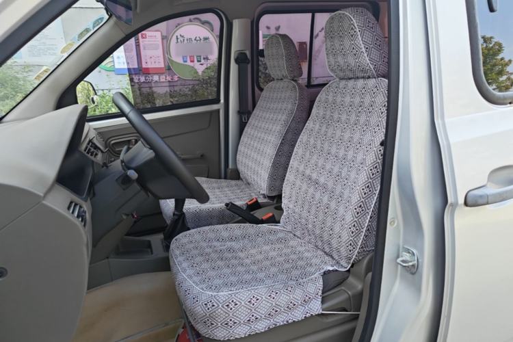 Used Wuling Zhiguang V 2017 1.2L Base Version LMH Left Front Seat