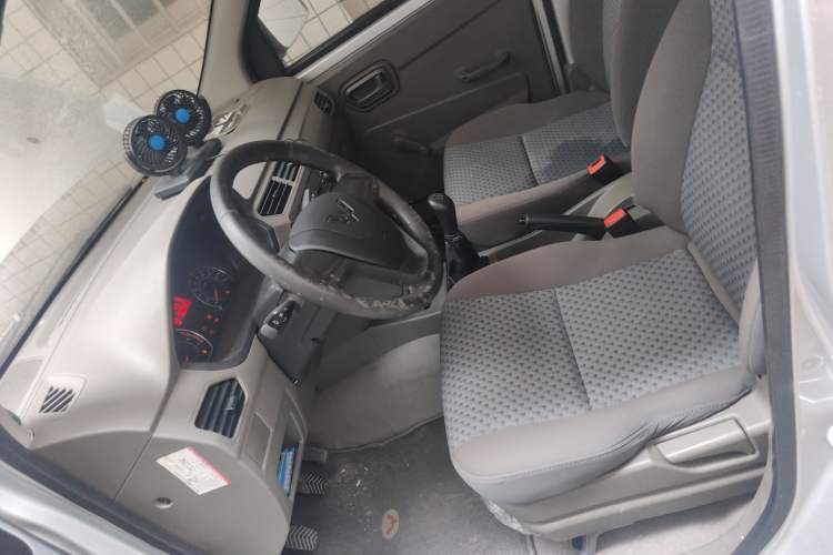 Used Wuling Zhiguang V 2017 1.2L Base Version LMH Left Front Seat