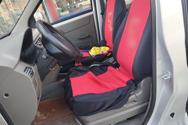 Used Wuling Zhiguang V 2017 1.2L Base Version LMH Left Front Seat