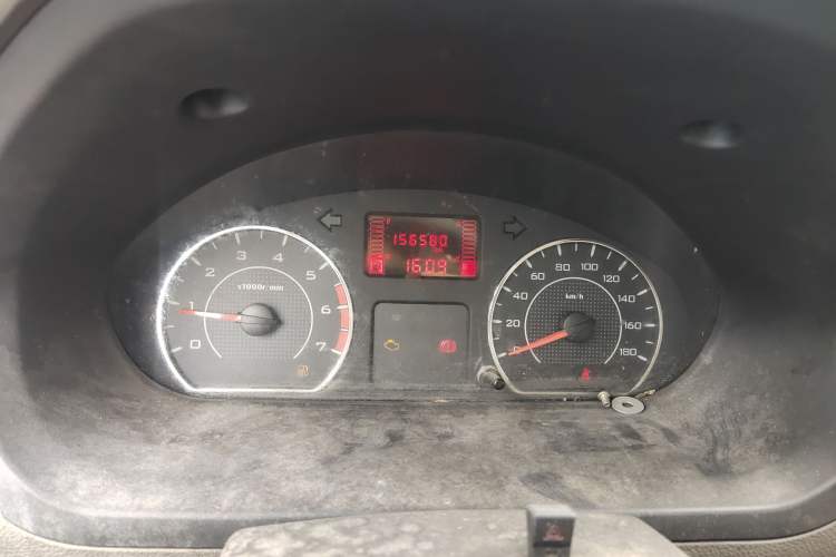 Used Wuling Zhiguang V 2017 1.2L Base Version LMH Odometer Close Up
