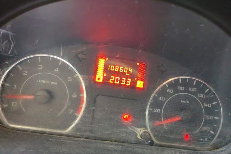 Used Wuling Zhiguang V 2017 1.2L Base Version LMH Odometer Close Up