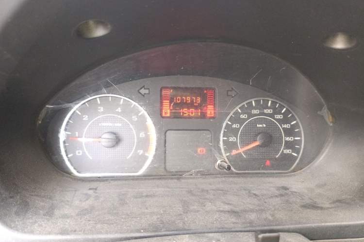 Used Wuling Zhiguang V 2017 1.2L Base Version LMH Odometer Close Up