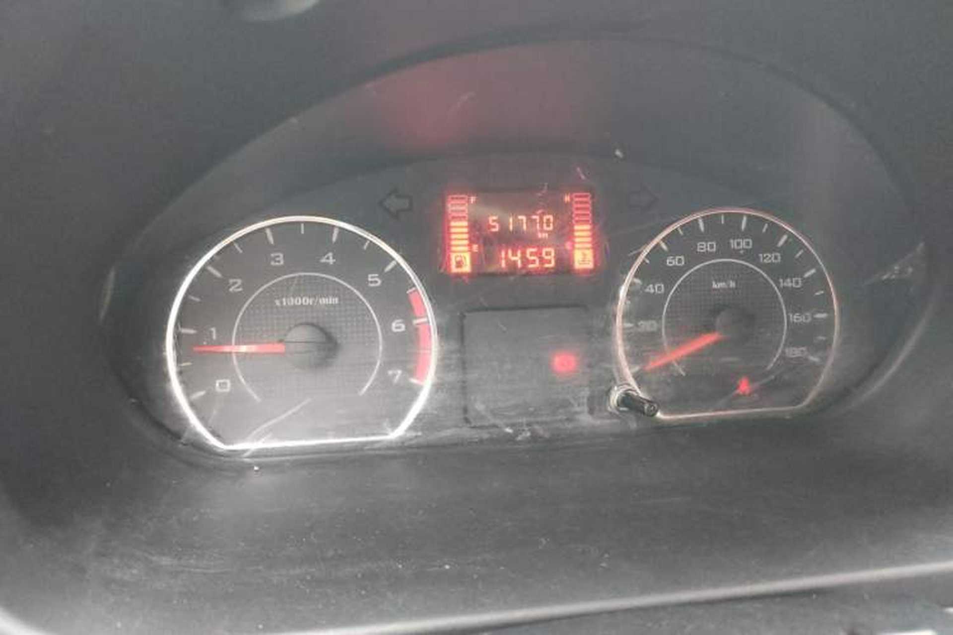 Used Wuling Zhiguang V 2017 1.2L Base Version LMH Odometer Close Up