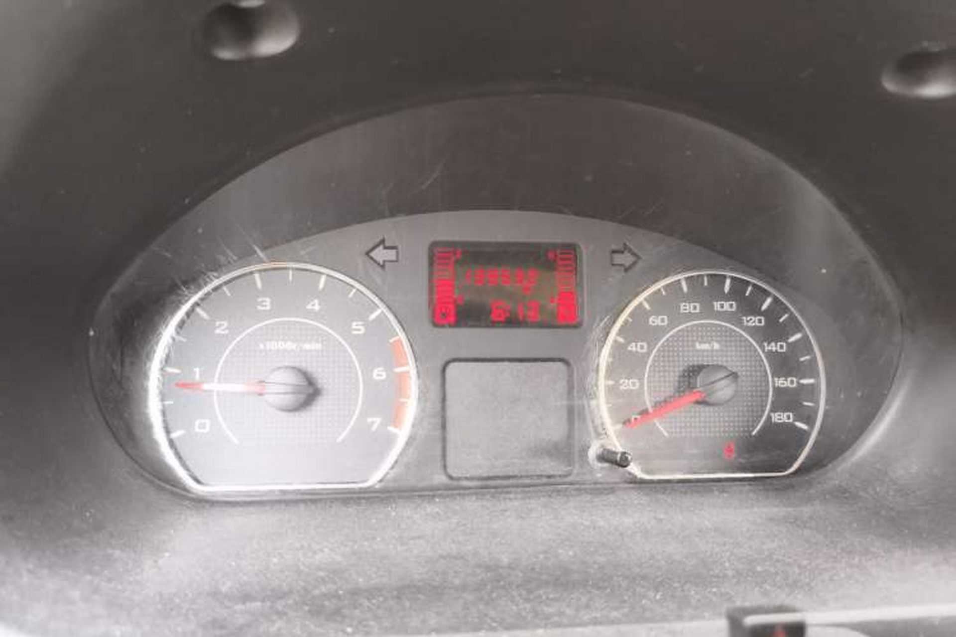 Used Wuling Zhiguang V 2017 1.2L Base Version LMH Odometer Close Up