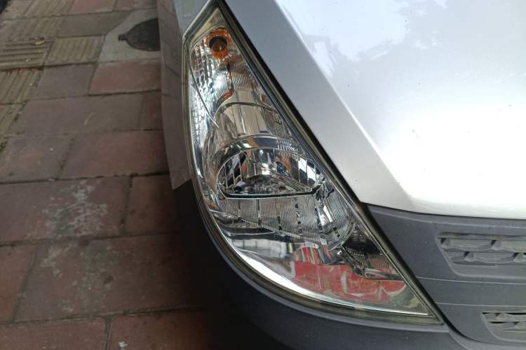 Used Wuling Zhiguang V 2017 1.2L Base Version LMH Right Front Headlight