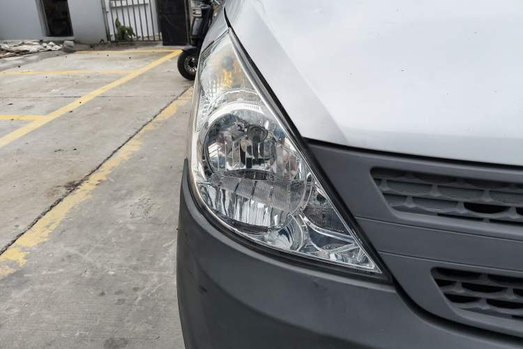 Used Wuling Zhiguang V 2017 1.2L Base Version LMH Right Front Headlight