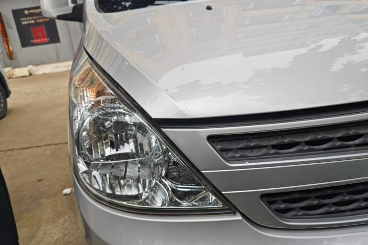 Used Wuling Zhiguang V 2017 1.2L Standard Version I LMH Right Front Headlight