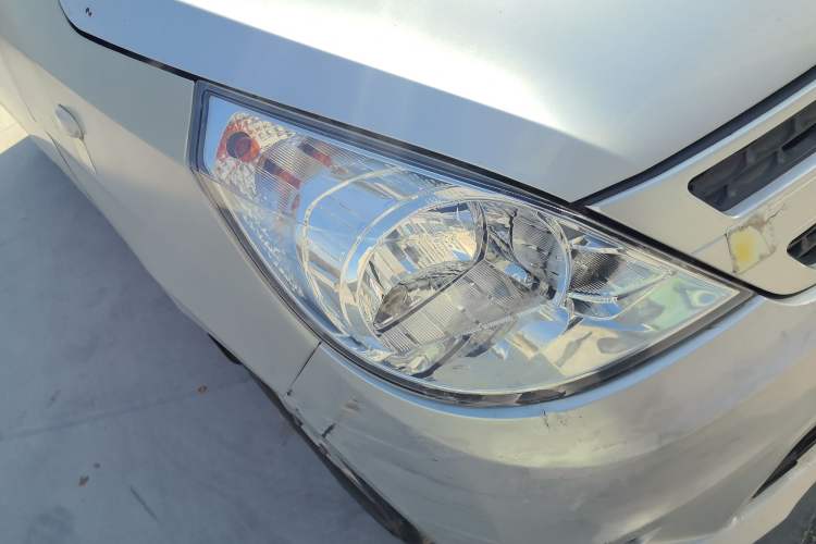 Used Wuling Zhiguang V 2017 1.2L Standard Version I LMH Right Front Headlight