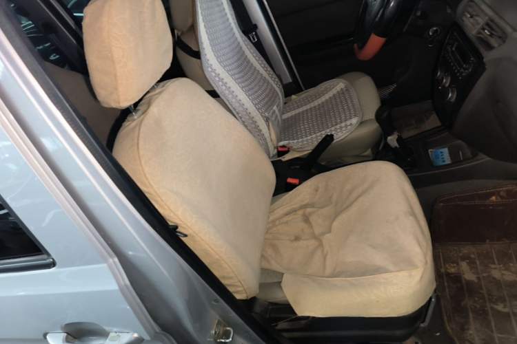 Used Wuling Zhiguang V 2017 1.2L Standard II LMH Right Front Seat