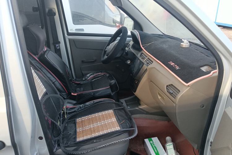 Used Wuling Zhiguang V 2017 1.2L Base Version LMH Right Front Seat