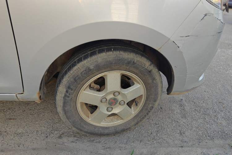 Used Wuling Zhiguang V 2017 1.2L Standard Version I LMH Right Front Wheel Hub