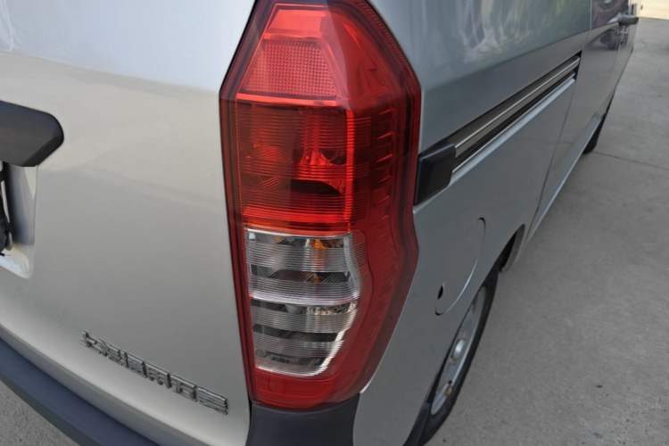 Used Wuling Zhiguang V 2017 1.2L Base Version LMH Right Rear Taillight