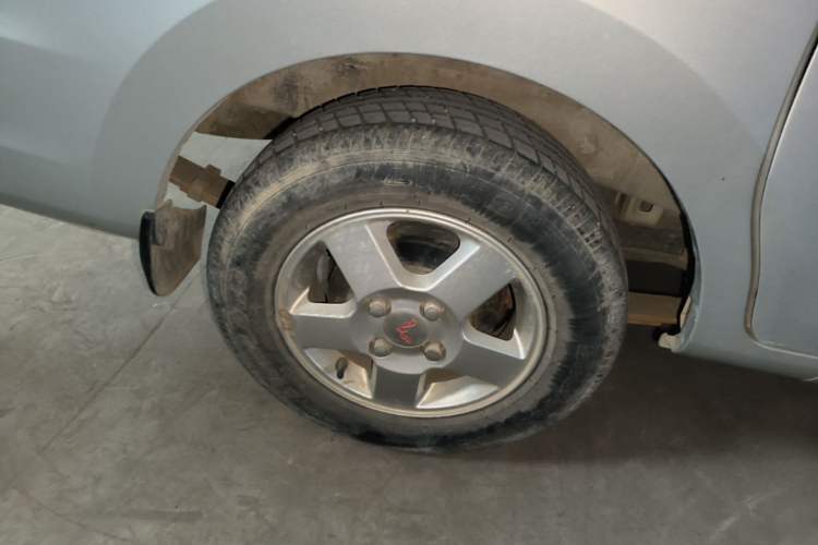 Used Wuling Zhiguang V 2017 1.2L Standard II LMH Right Rear Wheel Hub